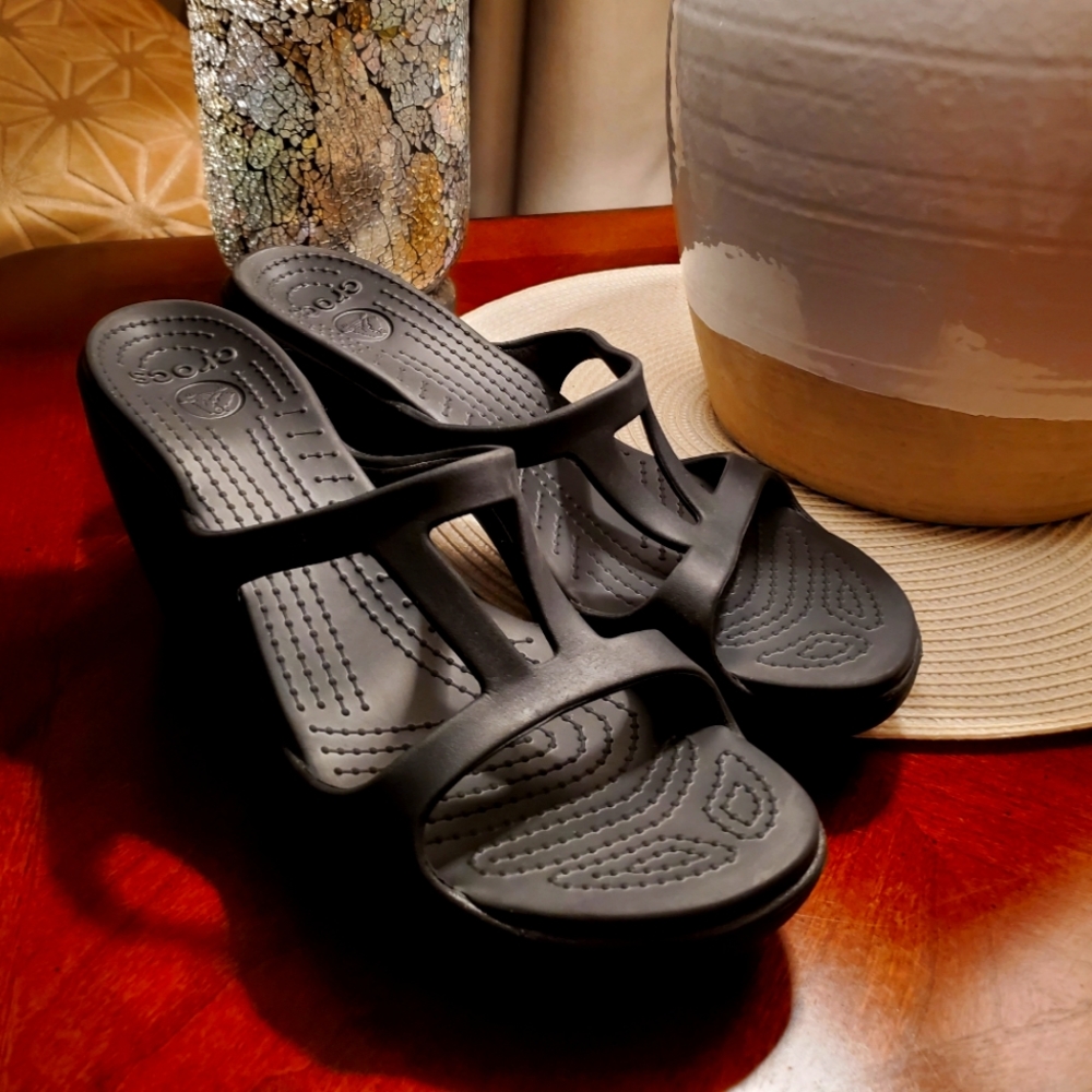 Crocs Cyprus II Sandals with Heels